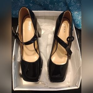 Patent black Mary Jane's